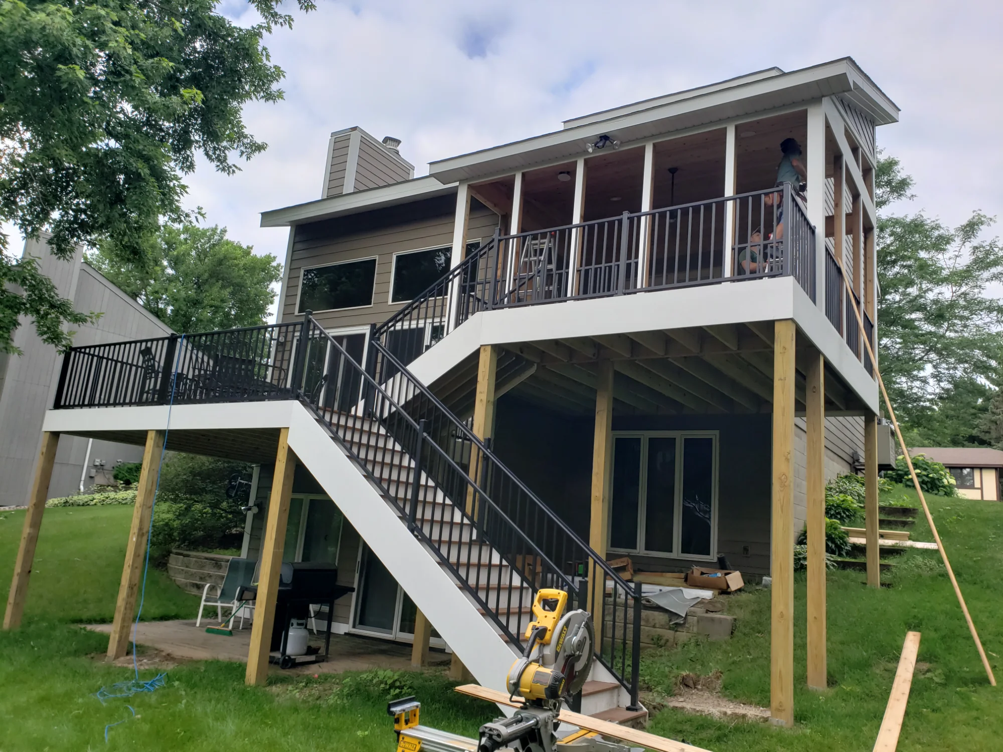 Featured custom curved deck project built by DreamDecks deck builder in Elk River Minnesota